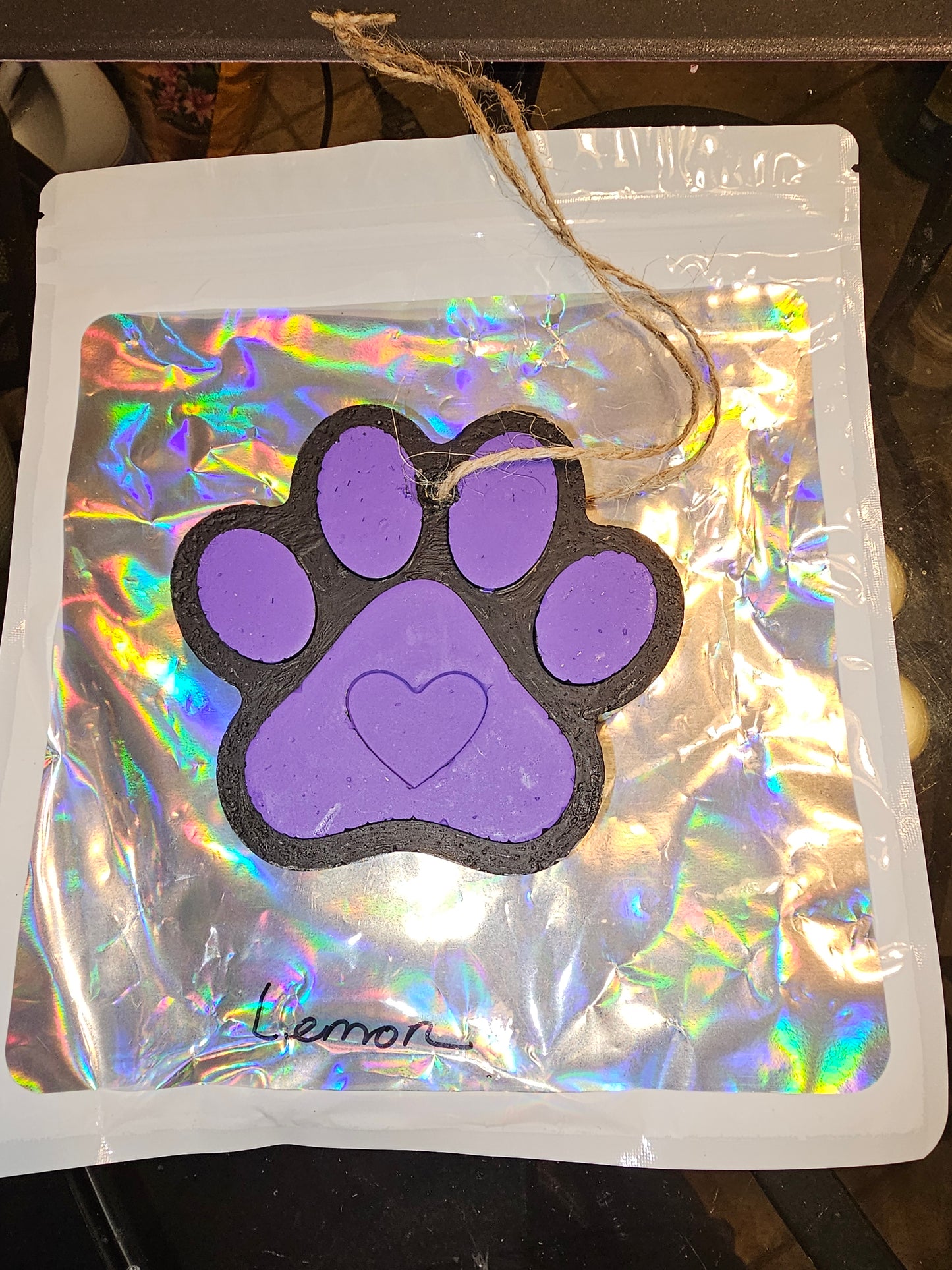 FRESHIE PAW PRINT PURPLE LEMON SCENT NEW